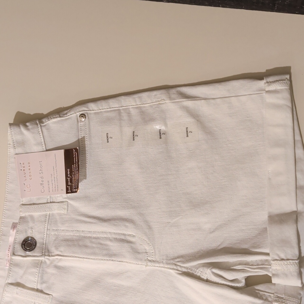 LC Lauren Conrad White Cuffed Short, High Rise. Size 2 Women - Picture 4 of 11